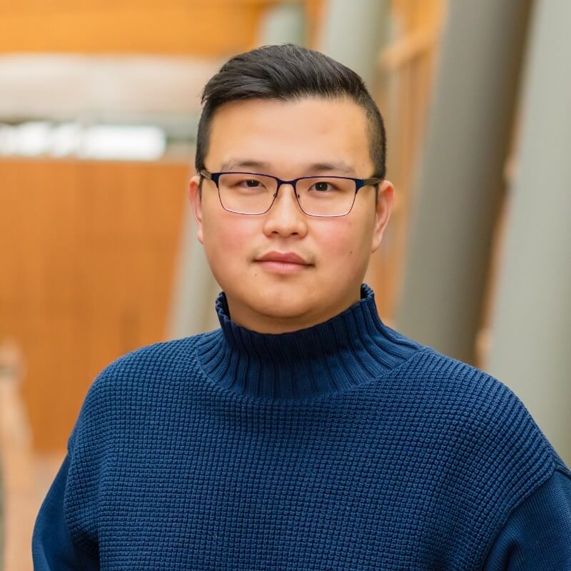 A photograph of Su Zhang